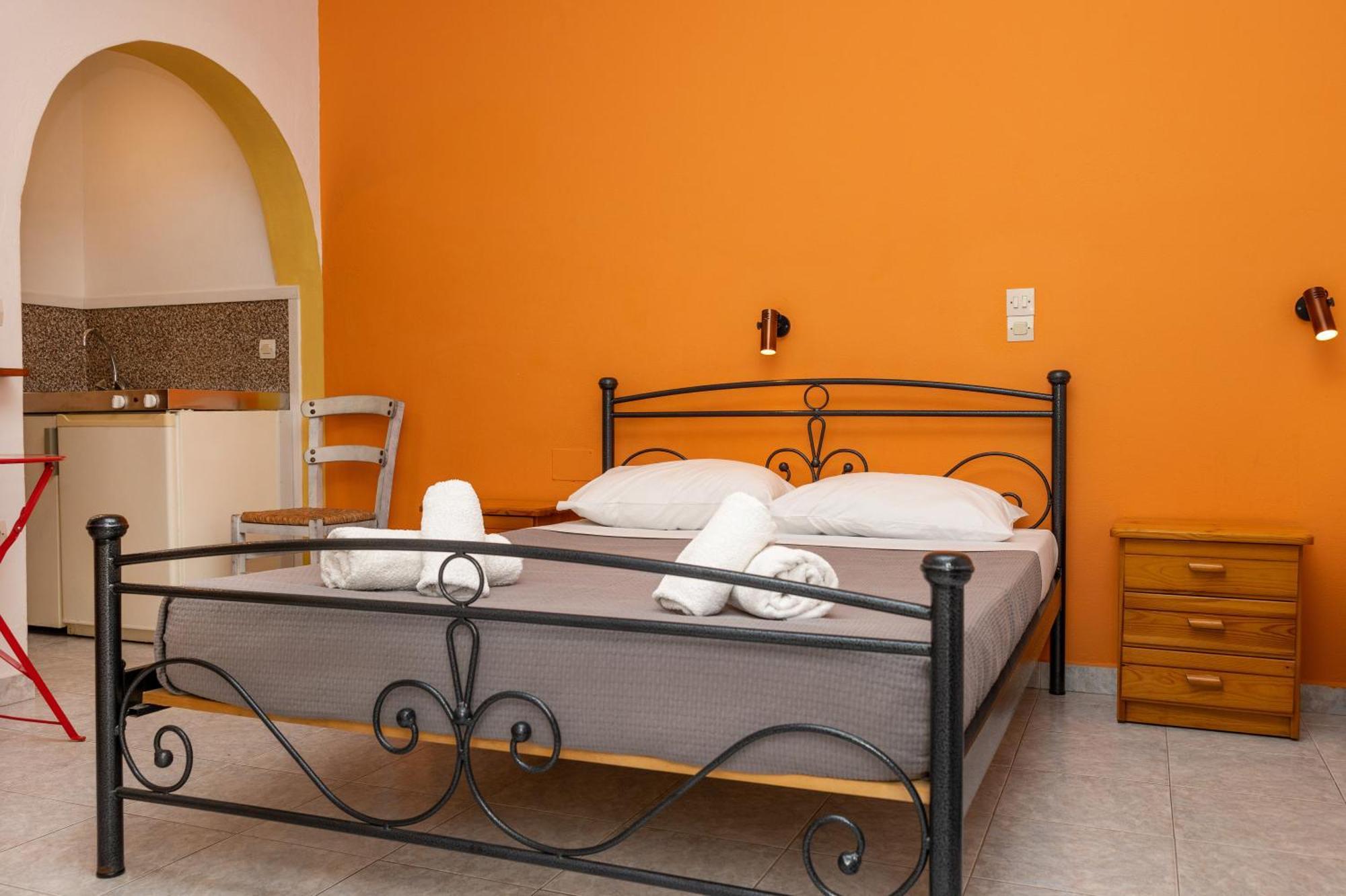 Depis Economy Apartments Naxos City Exteriér fotografie