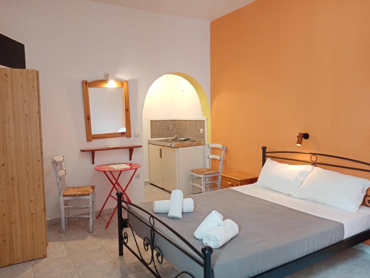 Depis Economy Apartments Naxos City Exteriér fotografie